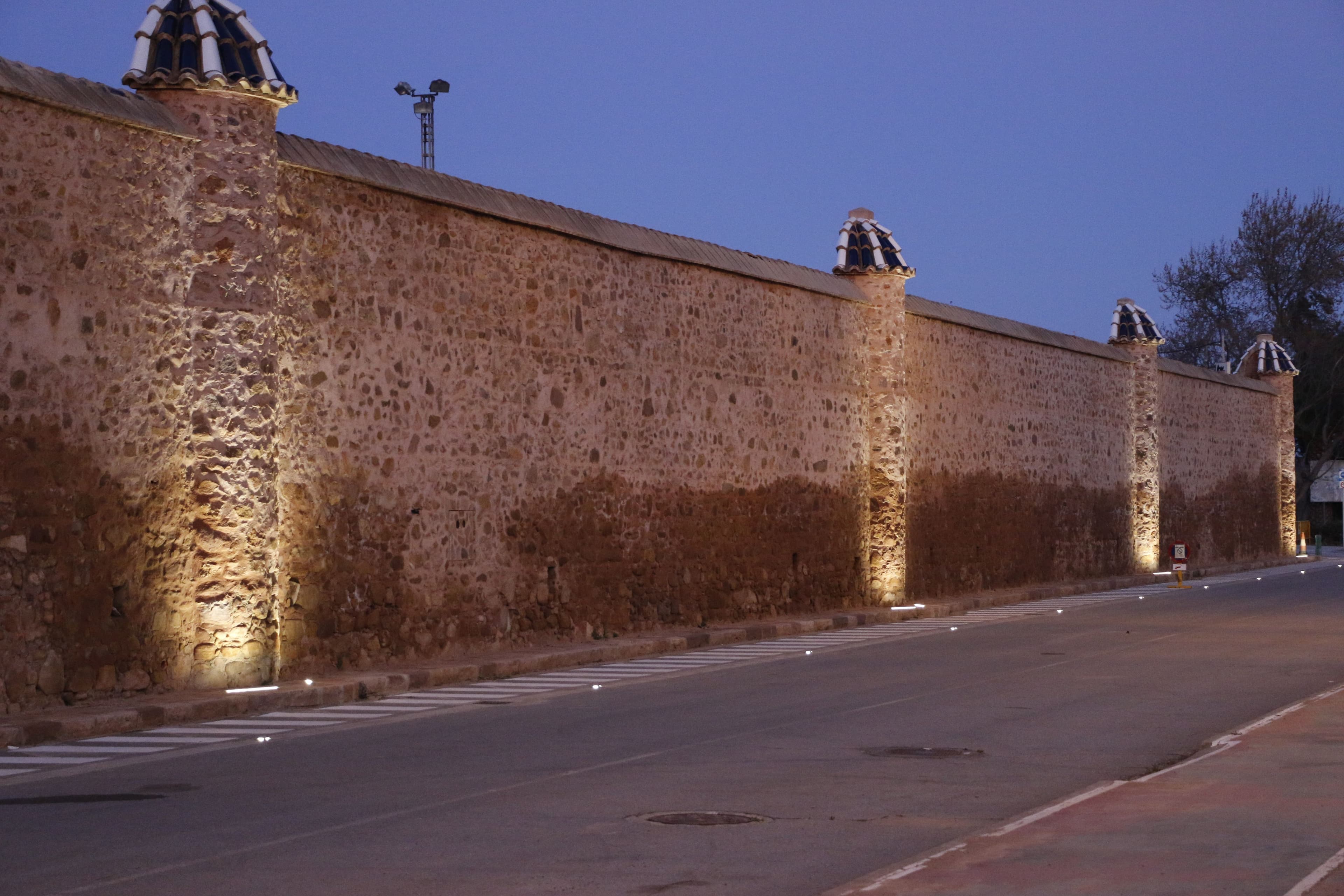 Muralla del jardín botánico